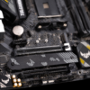 tuf-gaming-b550m-plus-wifi-06-conectividad Ranura M.2 PCIe 4.0 con disipador en la ASUS TUF Gaming B550M-PLUS WI-FI