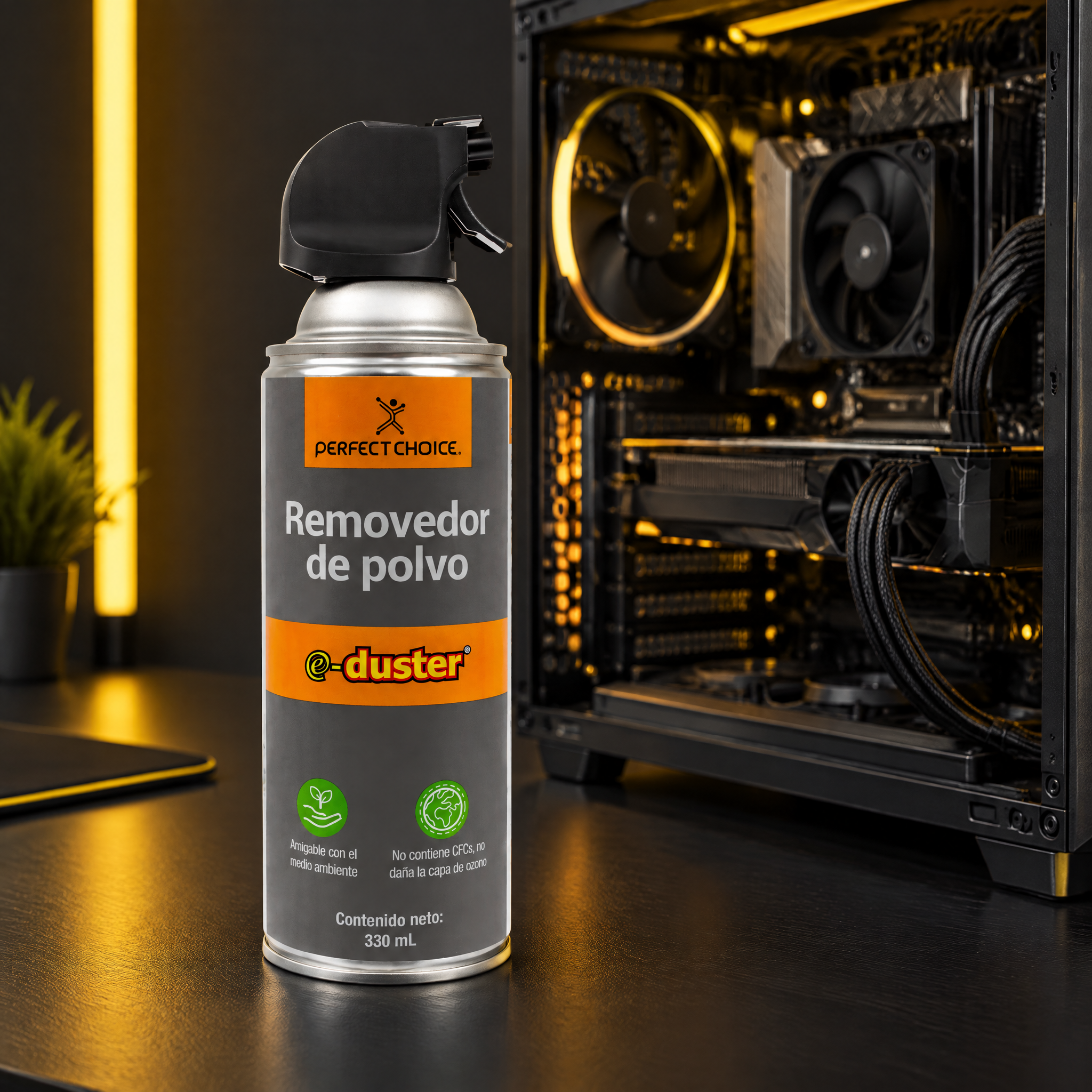 Aire comprimido Perfect Choice E-Duster 330 ml junto a una PC gamer abierta para mantenimiento